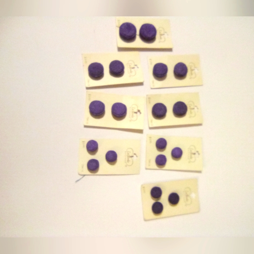19 vintage purple plastic buttons